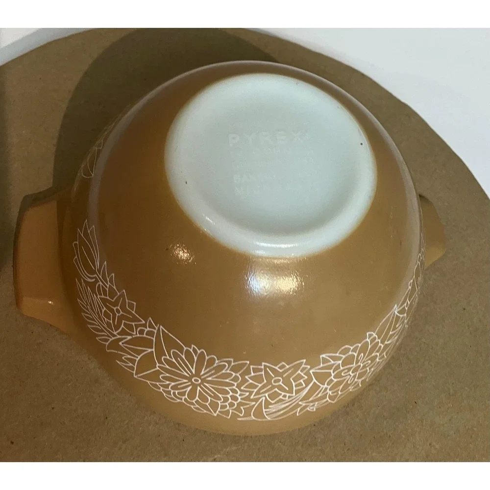 Pyrex Cinderella Mixing Bowl 441 1.5 Pint Gold Excellent Butterfly Gold Floral